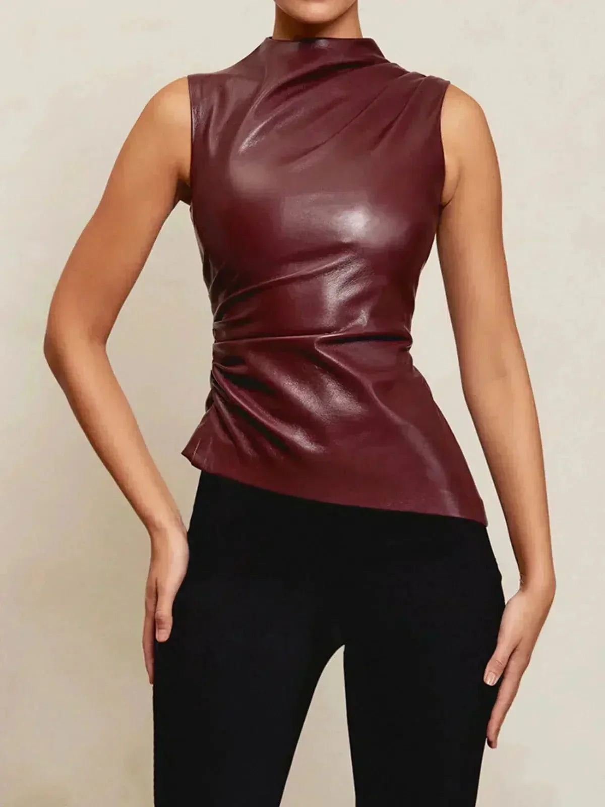 Arietta – Bas asymétrique Haut en simili cuir
