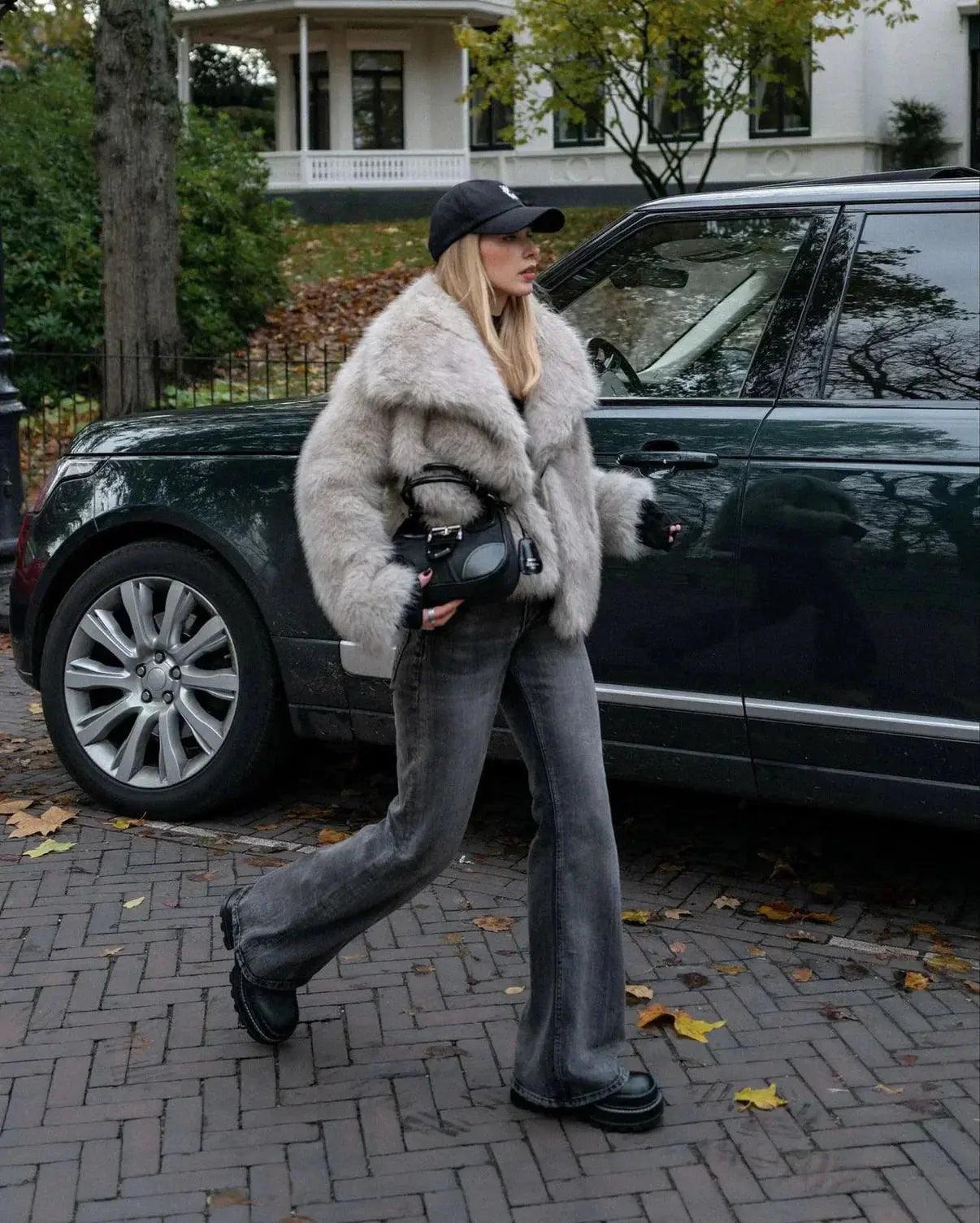 Ebba – Veste en Fourrure Végane Élégante