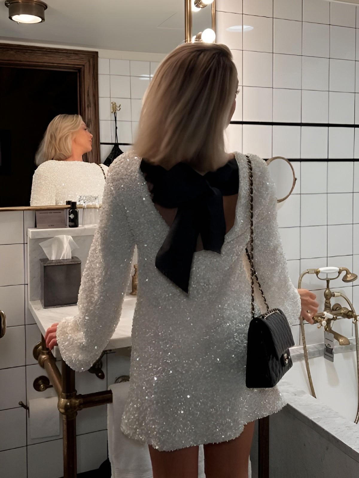 Carina - Robe en sequins avec volants