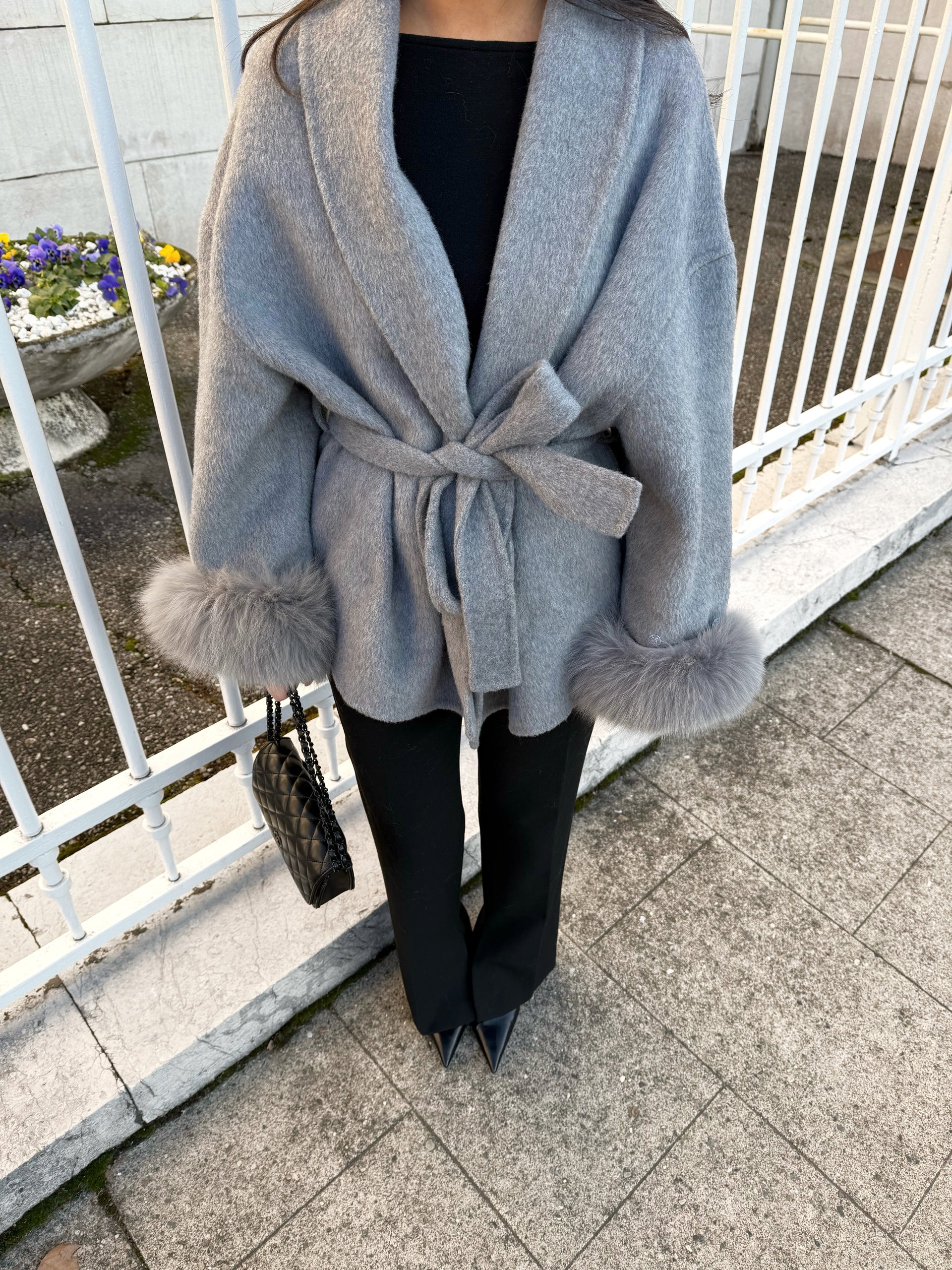 Bellavène – Manteau avec ceinture en fausse fourrure