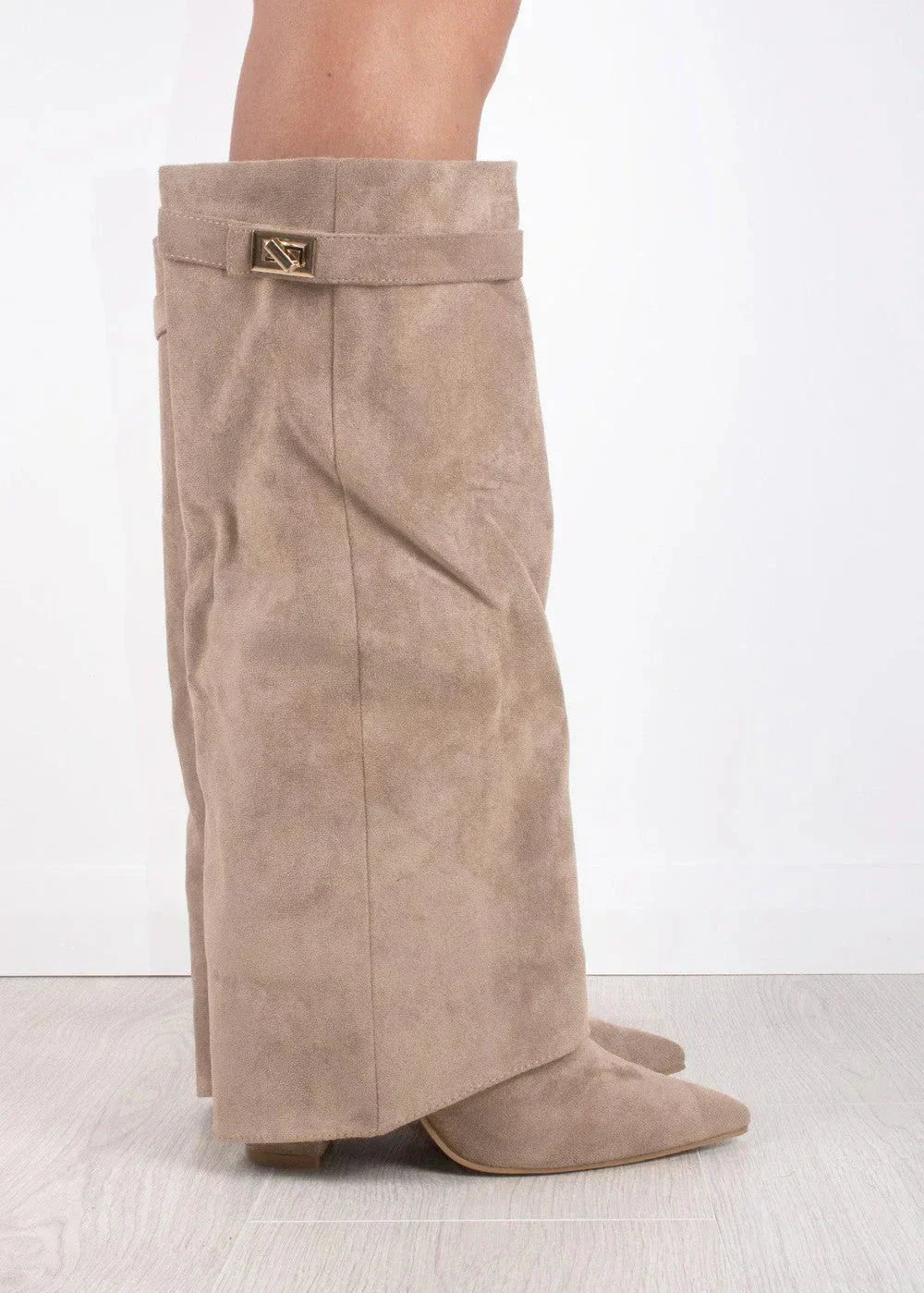 Crème Luxe - Bottes Vegans Hautes en Suédine