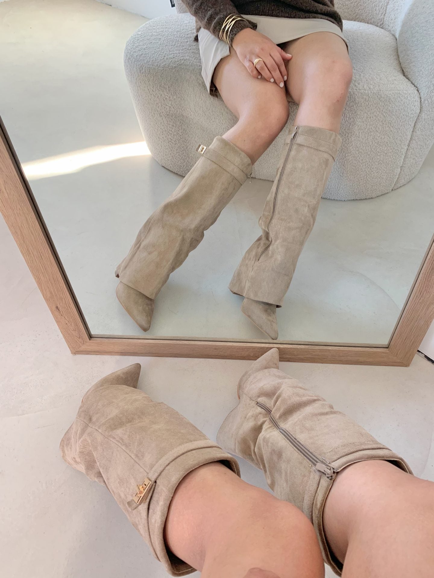 Crème Luxe - Bottes Vegans Hautes en Suédine