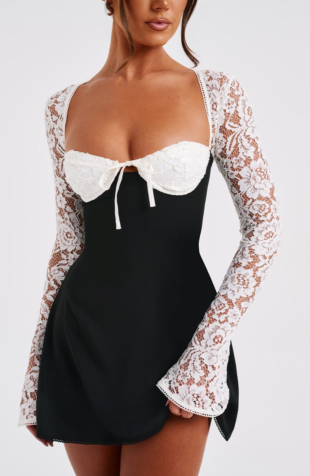 ALIX | ROBE COURTE EN DENTELLE