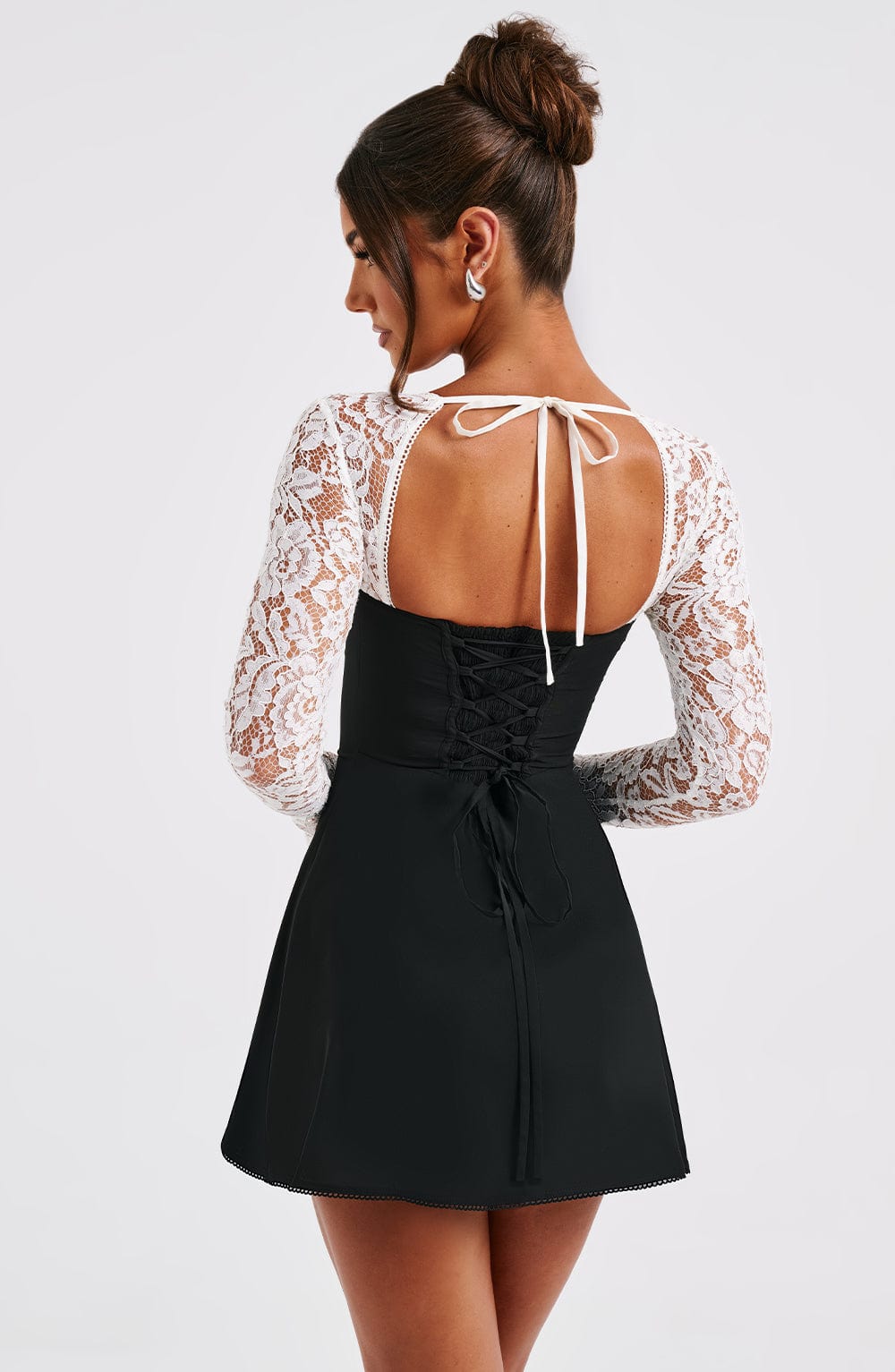ALIX | ROBE COURTE EN DENTELLE